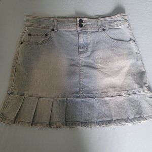 Denim Skirt ~ Sz 9 juniors ~ Light wash